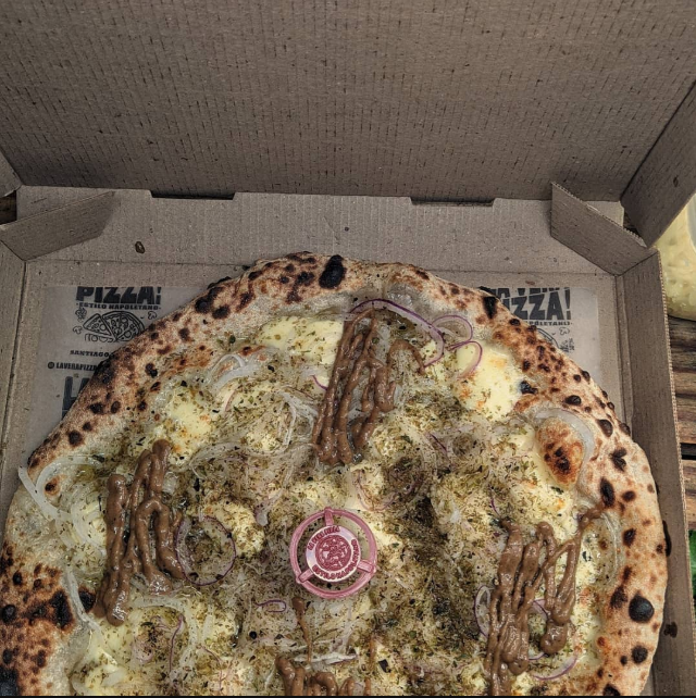 Imagen de una pizza tipo fugazzeta